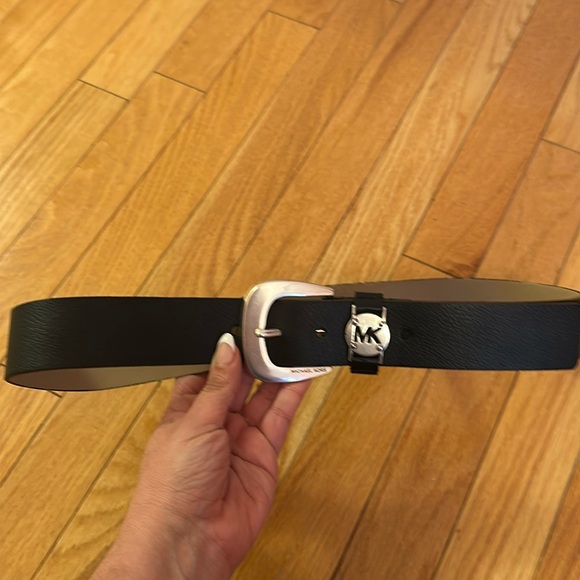 Michael Kors Belt with Silver Buckle Medium - Picture 2 of 4